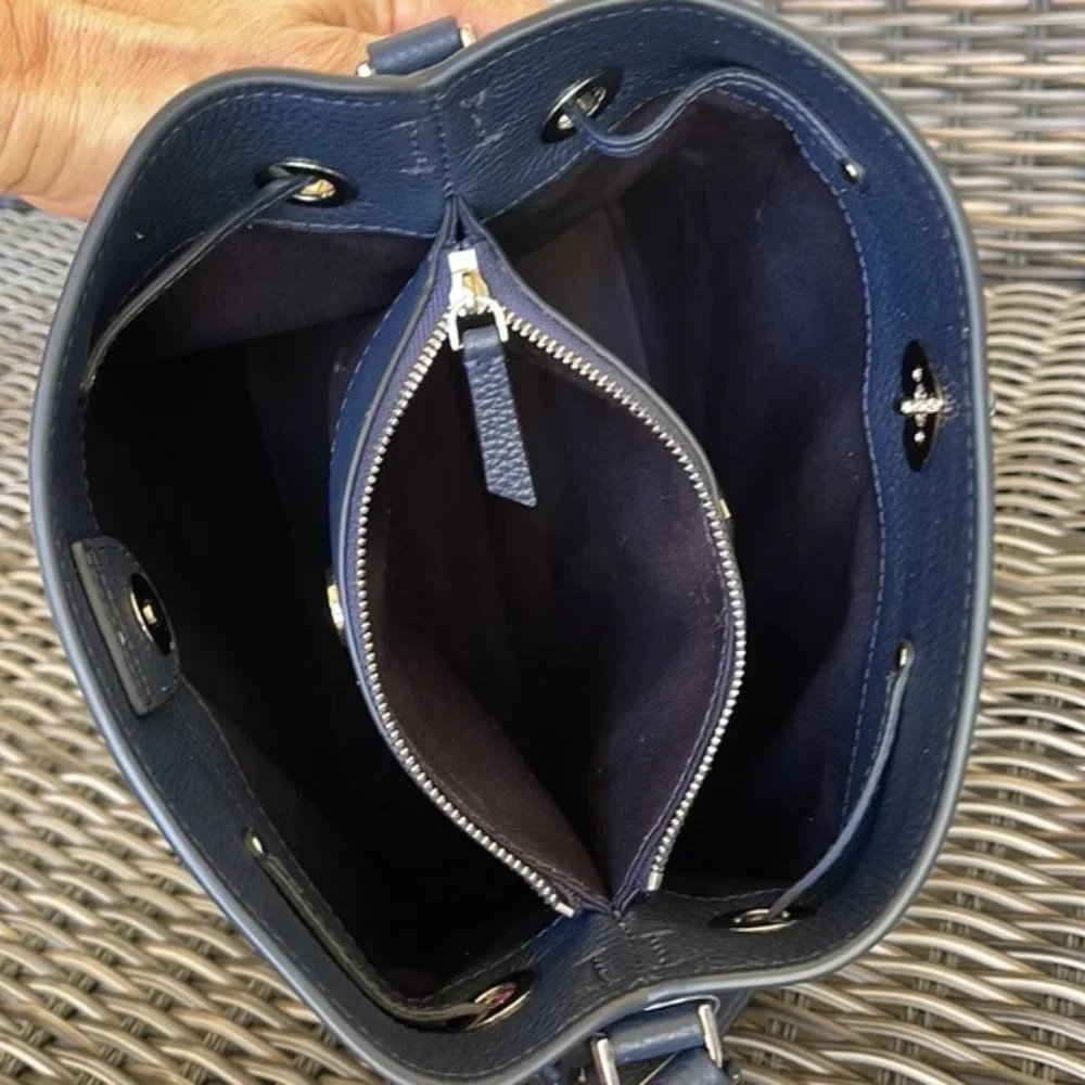 Kate Spade Marti Large Bucket Bag Even Stripe Blazer Blue - Picture 10 of 16